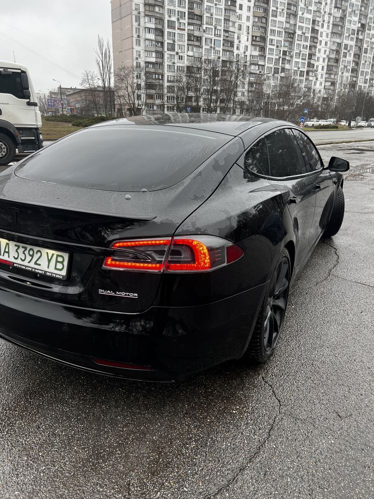 Tesla Model S Perfomance Ludicrous