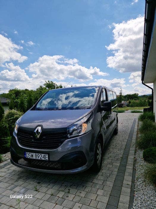 Wypożyczalnia samochodów osobowych, wynajem busa 9 osobowego