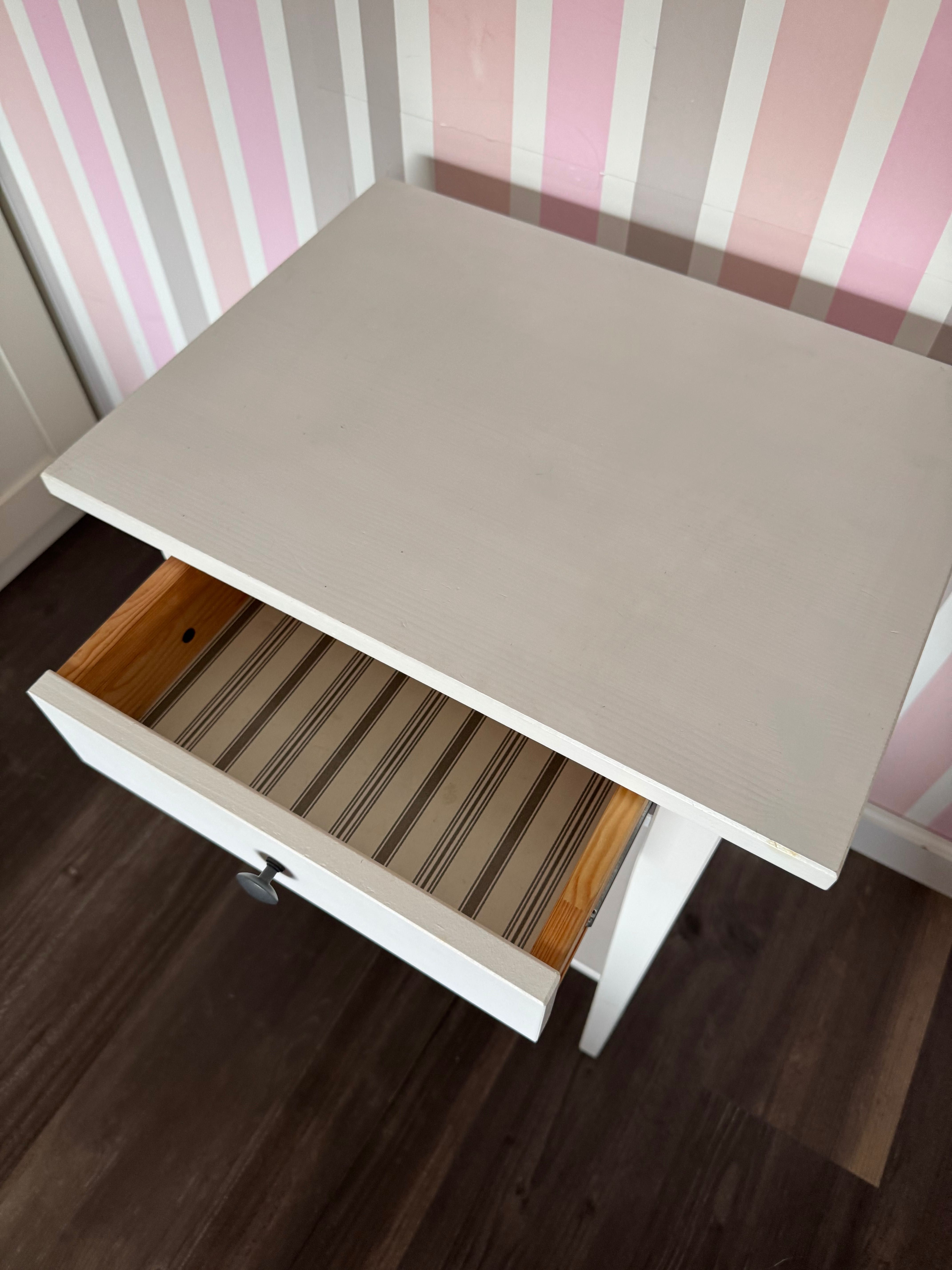 Stolik nocny Hemnes Ikea
