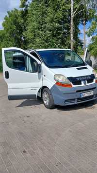 Продам автомобіль Renault Trafic