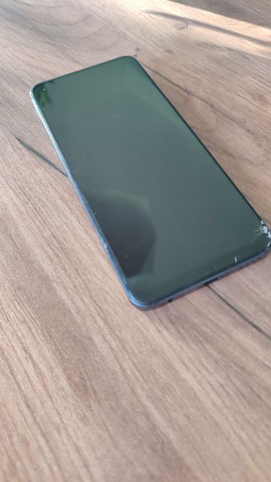 Realme 10 na części.