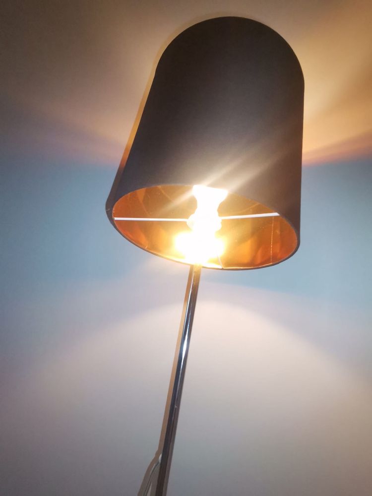 lampa podłogowa