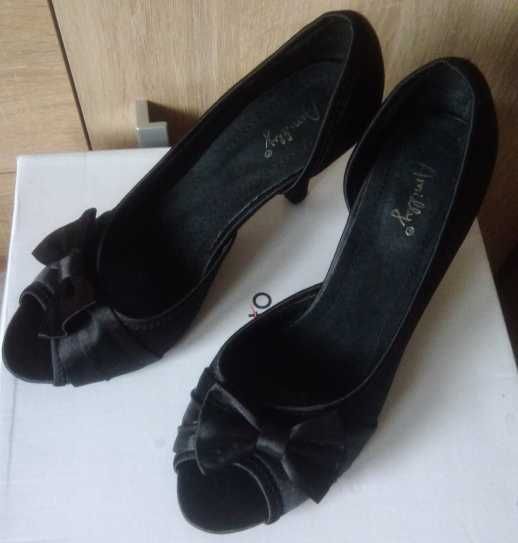 Buty Szpilki Z Odkrytymi Palcami Pin Up Kokardki Czarne r. 40