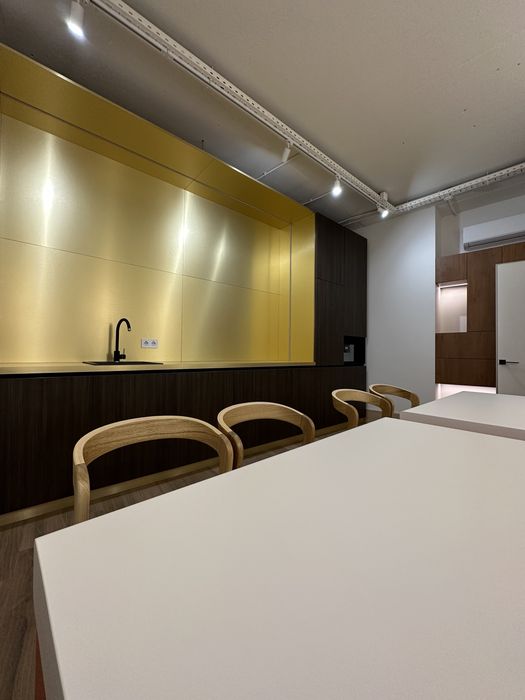 Без % Аренда офиса Бусов Хил , свет всегда