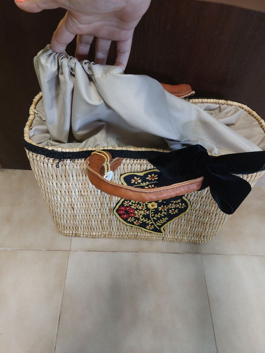 Cesta coração viana bordado à mão