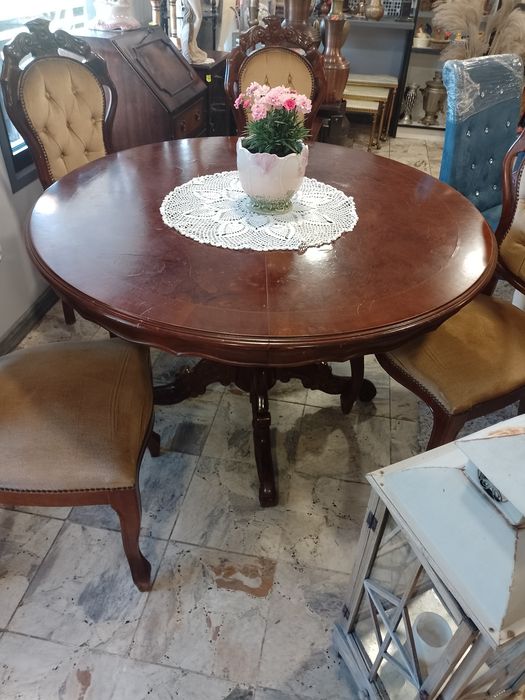 Stół rozkładany+cztery krzesła