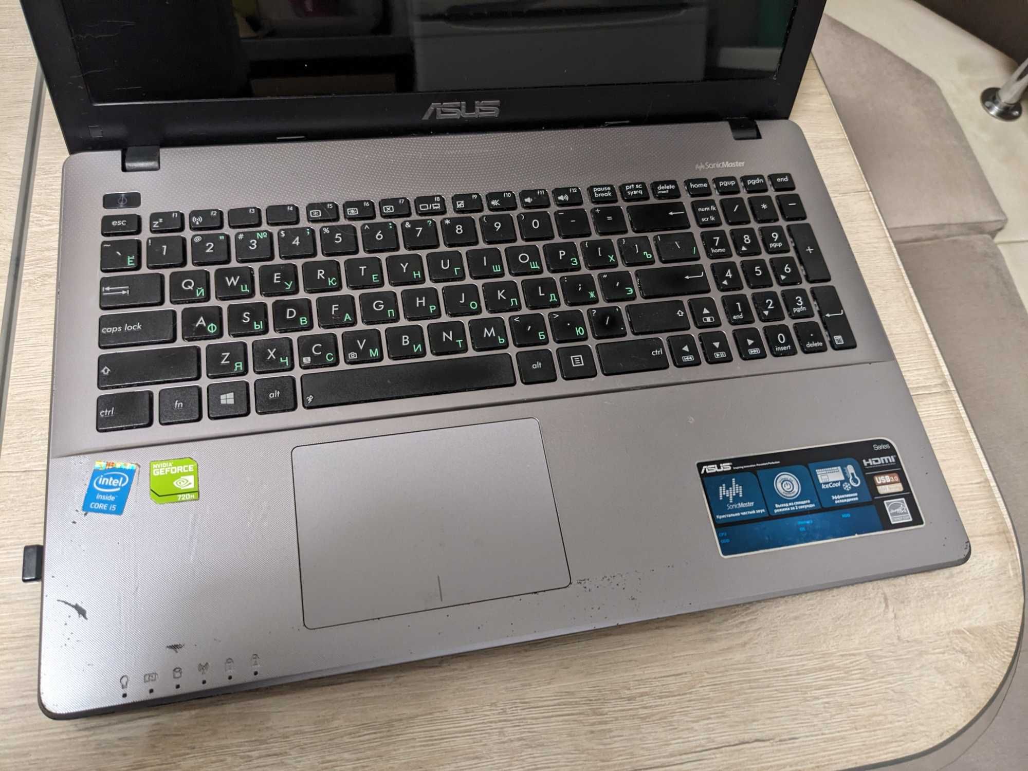 Ноутбук ASUS x550L