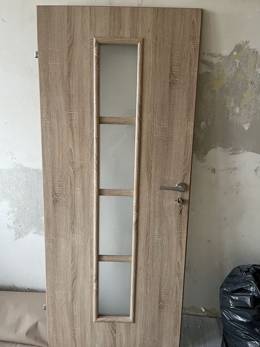 Witam posiadam na sprzedaz drzwi.