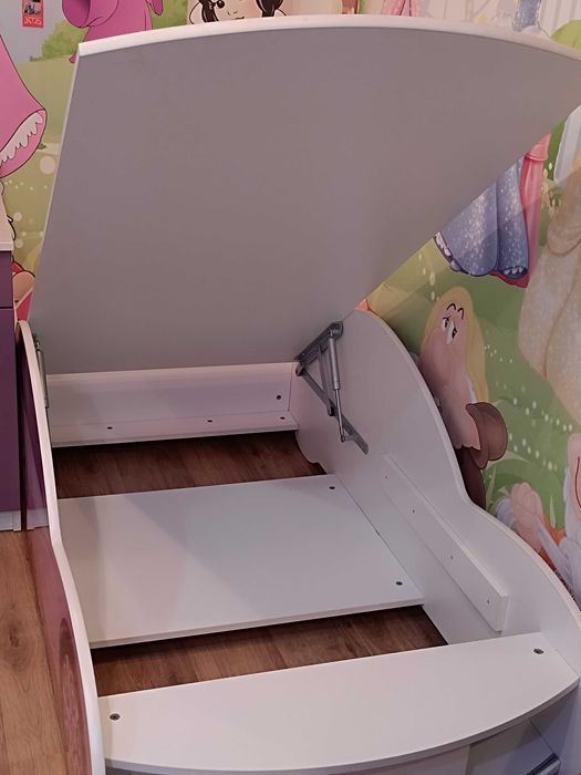 Ліжко дитяче машина