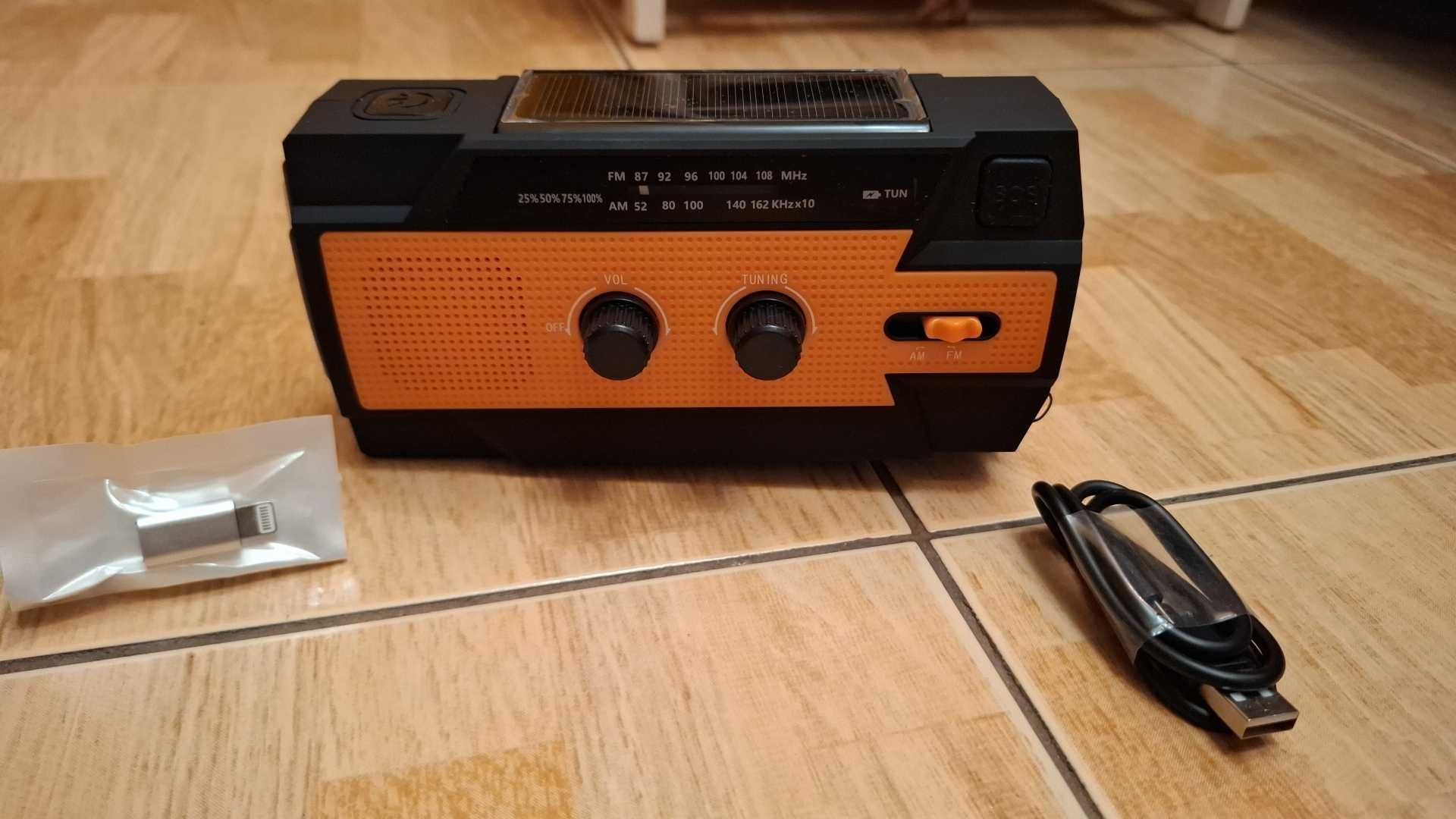 Radio FM AM Latarka Powerbank 3 w jednym