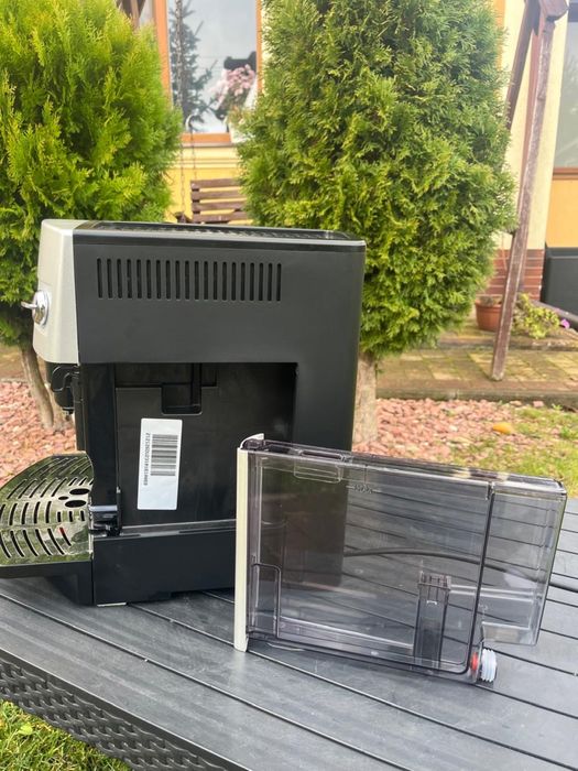 Кавомашина Delonghi Magnifica ECOз Німеччини 2023рік гарантія 30 днів