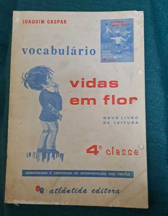 Livros escolares antigos