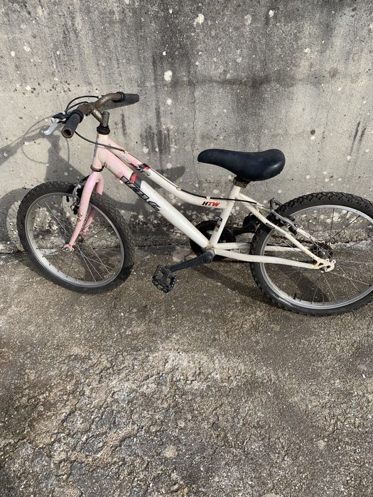 Bicicleta vinte usada de menlna