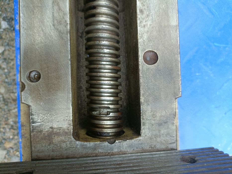 Imadło maszynowe, niskie, 160 mm szczęki, sprawne w 100% bardzo ładne