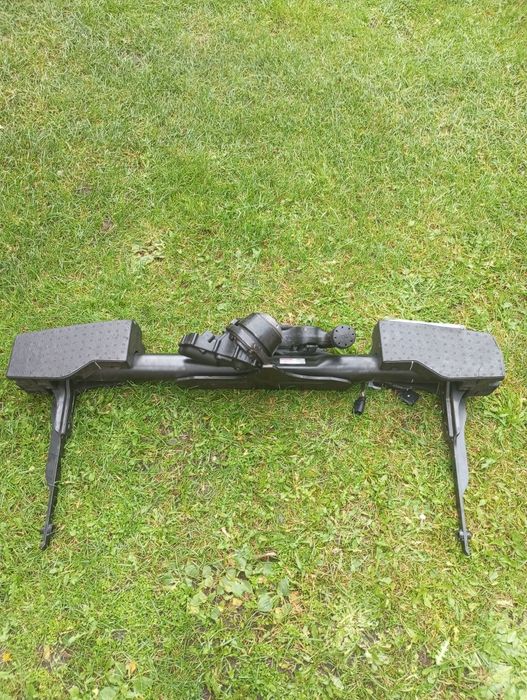 Tylna belka z elektrycznym hakiem