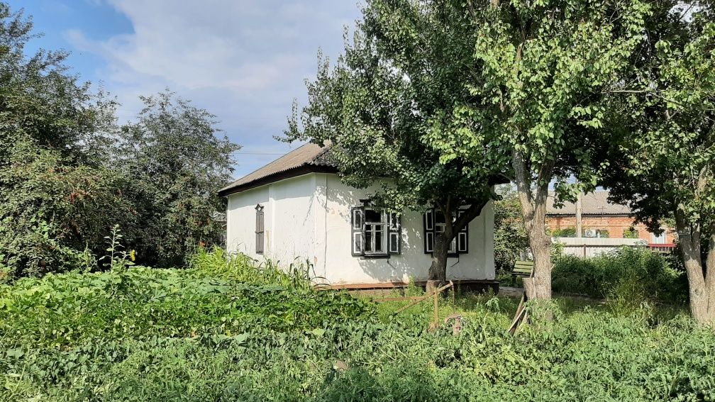 Продам будинок (без ремонту). Район 13ї школи