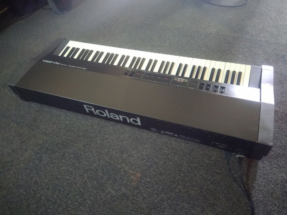 Roland RD 250S - Piano Digital