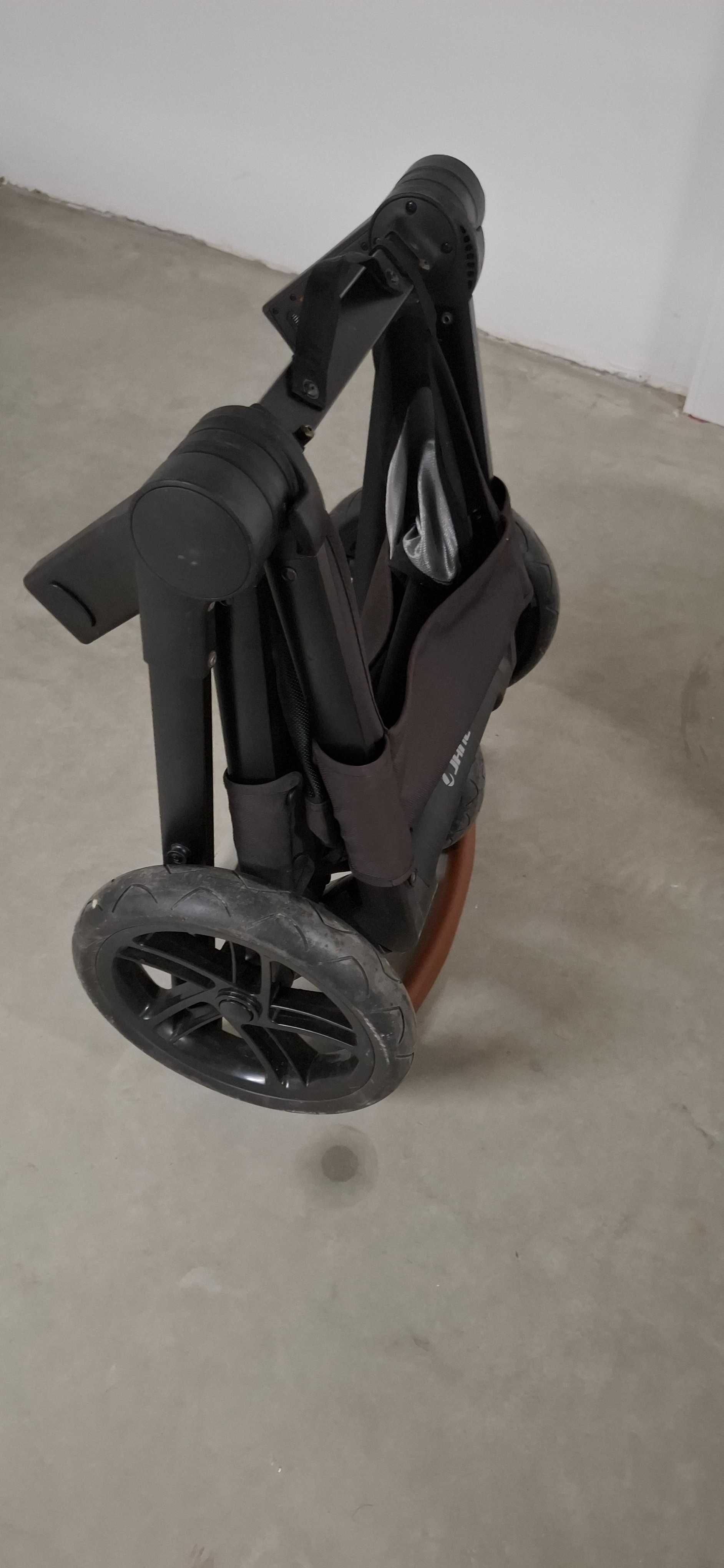 Conjunto carrinho + ovo/alcofa + isofix Jané Matrix