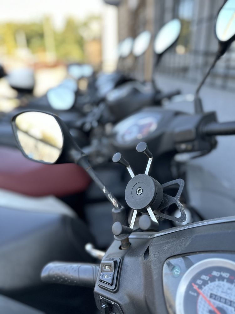 Skuter skutery wynajem wypożyczalnia 50/125cc Pyszne Uber Eats  Wolt
