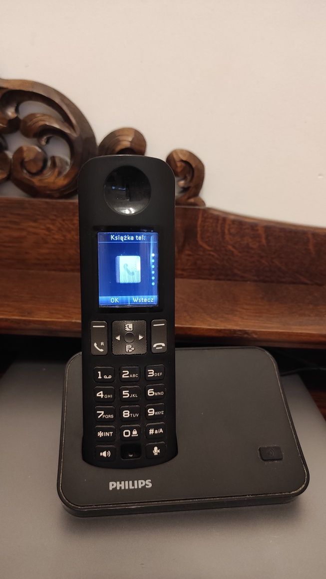 Telefon stacjonarny bezprzewodowy Philips D600