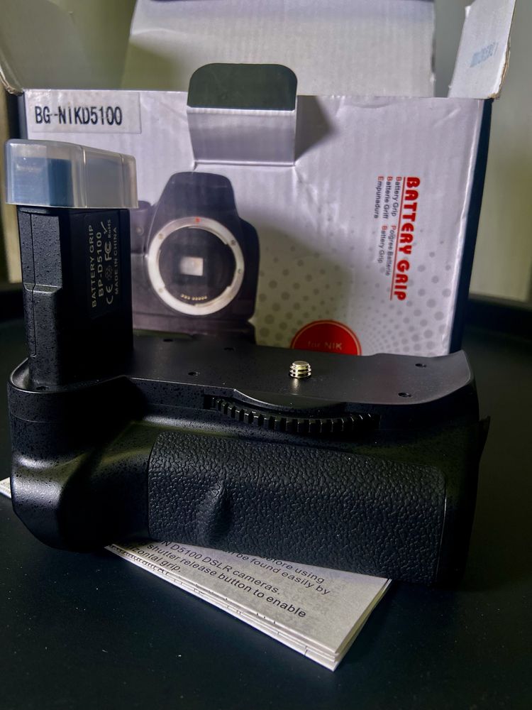 Батарейний блок Nikon D5100