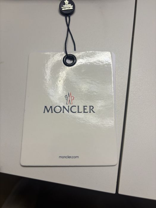 Szprzedam Czapke  moncler