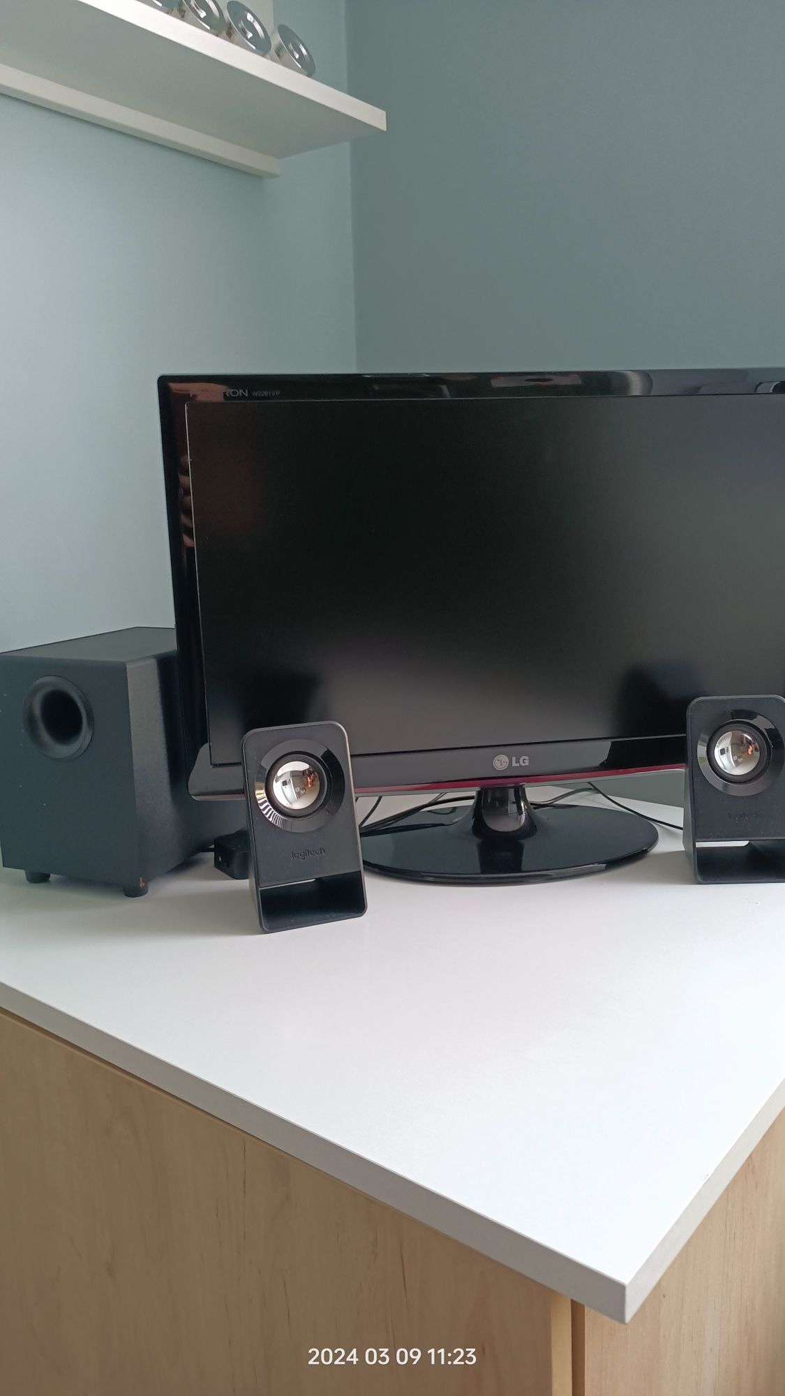 Monitor LG Full HD + Głośniki Logitech