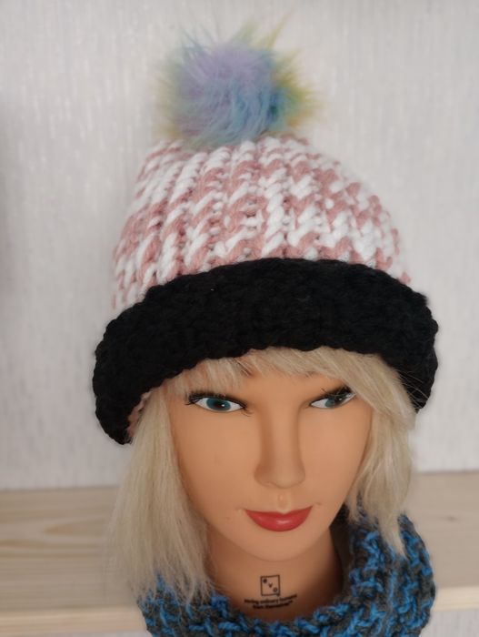 Czapka ręcznie robiona