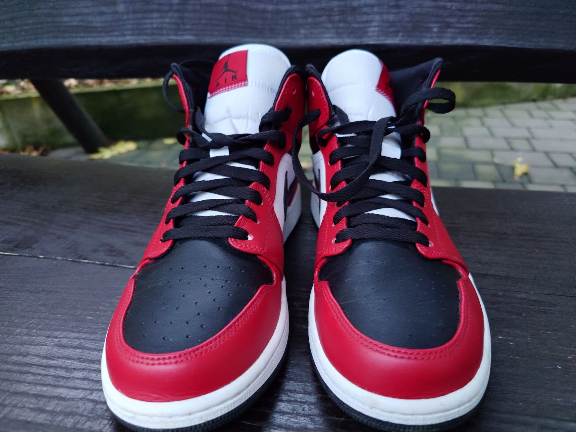 Nike Air Jordan 1 Chicago Black Toe