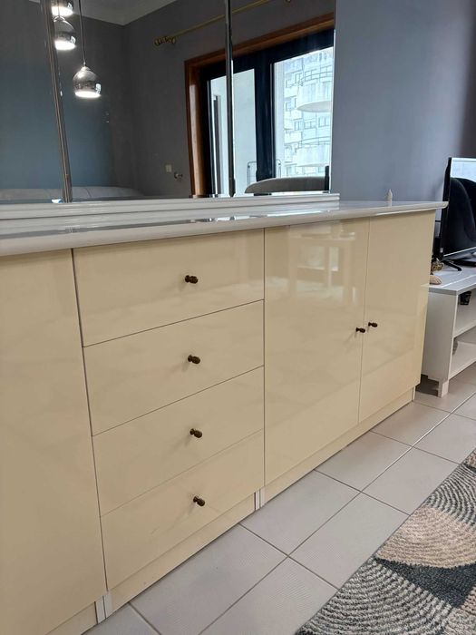 Móvel de Sala com Espelho