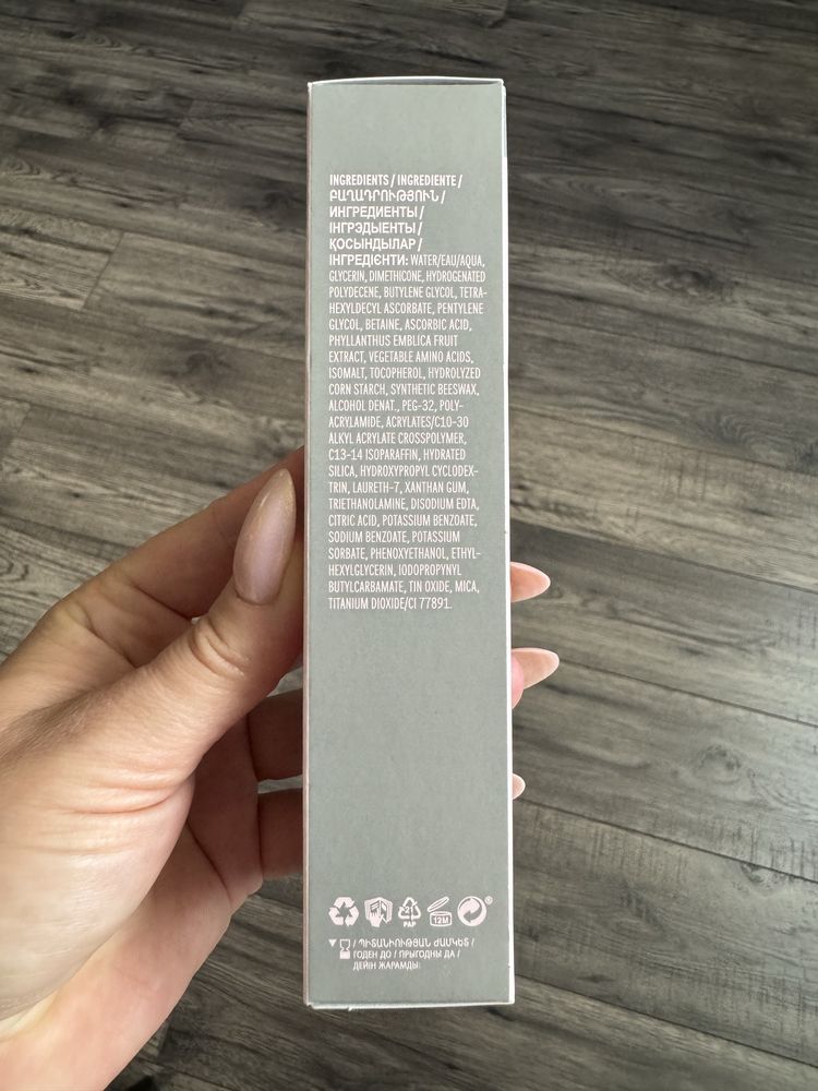 Odżywcze serum C+E Mary Kay
