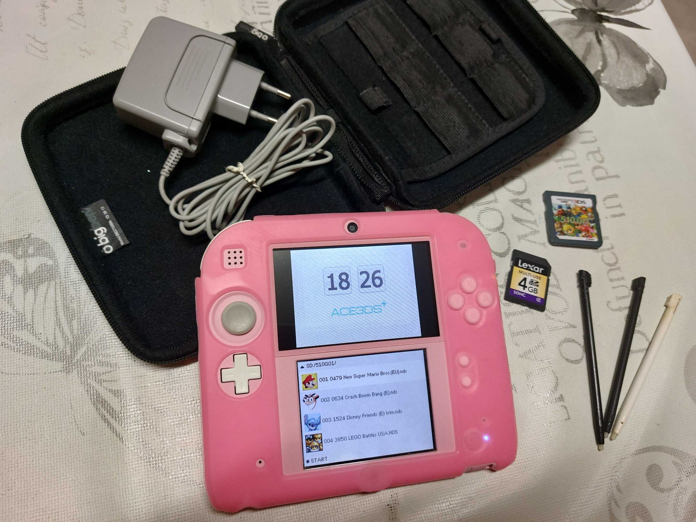 Nintendo 2DS c/ Bolsa de Transporte+Cartão SD 4Gb+Jogo 3DS 510in1+3Pen