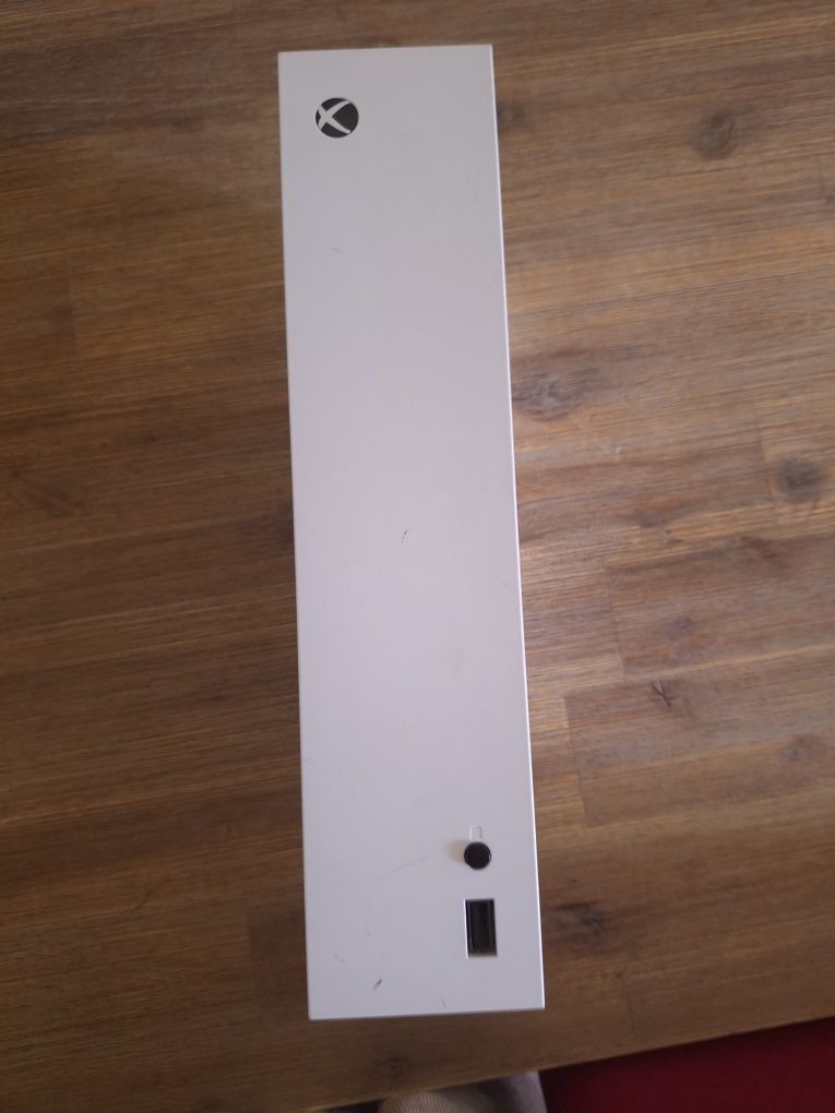 Майже як нова Xbox series S 512gb та 2 джойстика