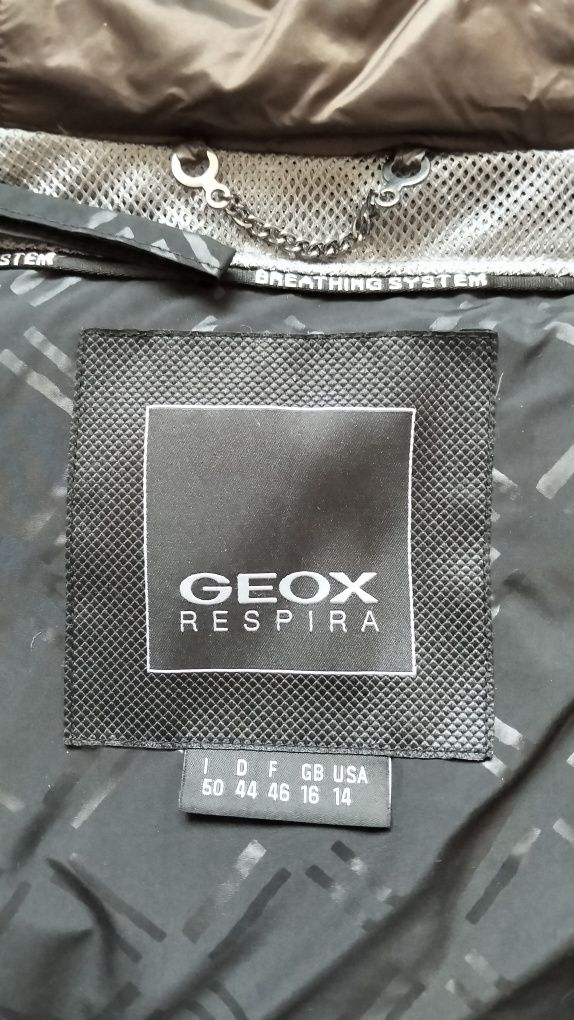 Крутий жіночий пуховик бренду Geox