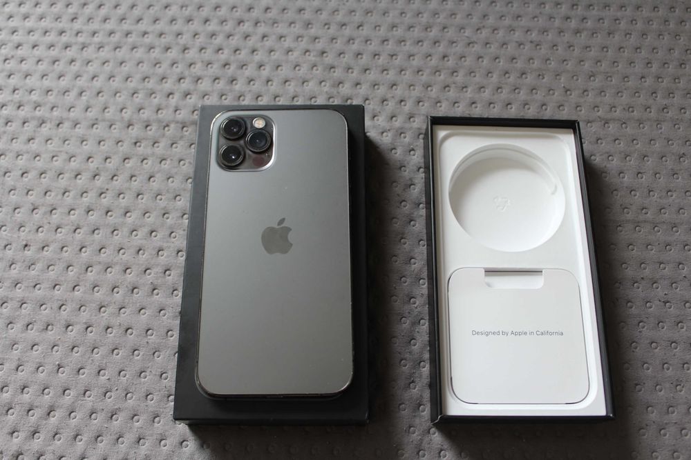 Iphone 12 Pro Black brak śladów użytkowania Cały komplet z pudełkiem!