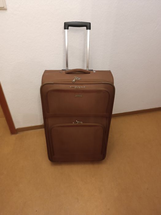 Чемодан большой размер L -72 см