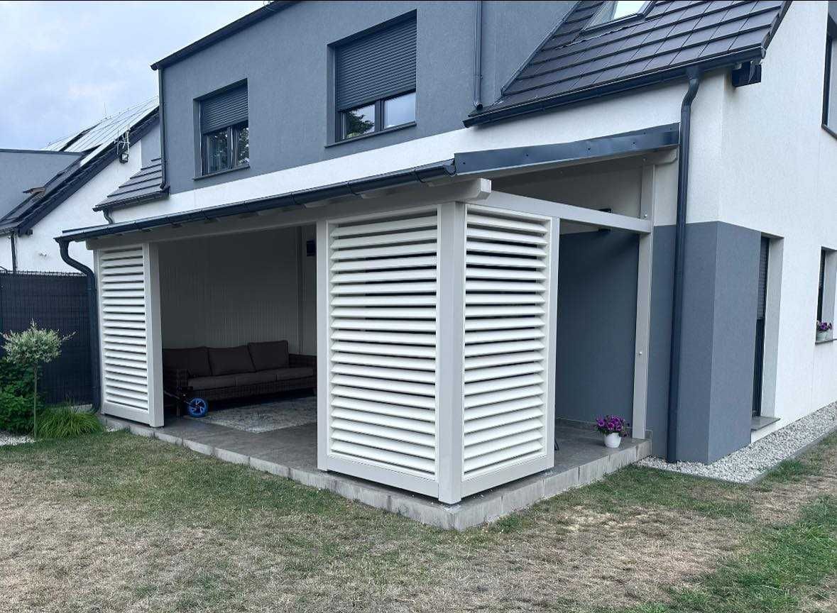 Zadaszenie tarasu 600 cm x 350 cm z zabudową roletkami drewnianymi
