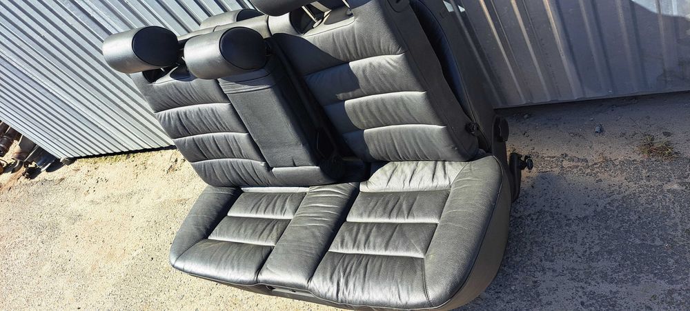 Fotele kanapa czarna skóra Audi A6 C5 Kombi grzane kpl