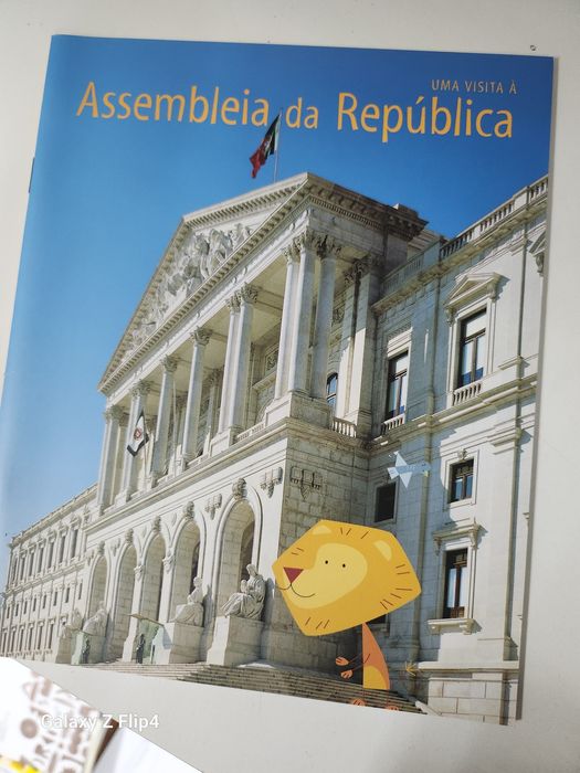 Vários livros de diversos temas.