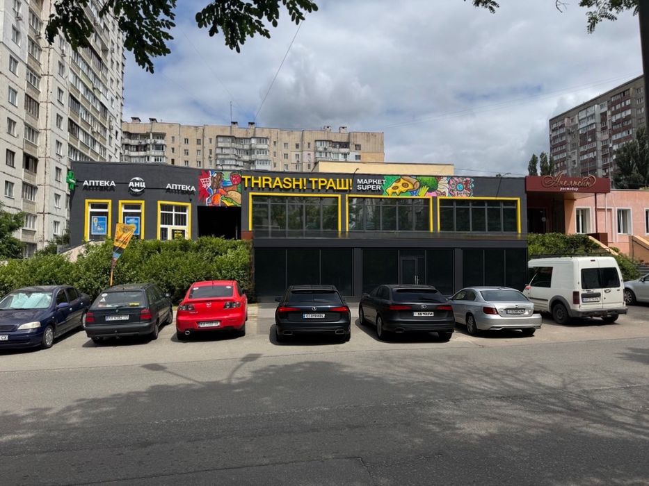 Оренда  стуса 22 10м-320м скляний фасад 1 поверх (маркет, аптека,пошта