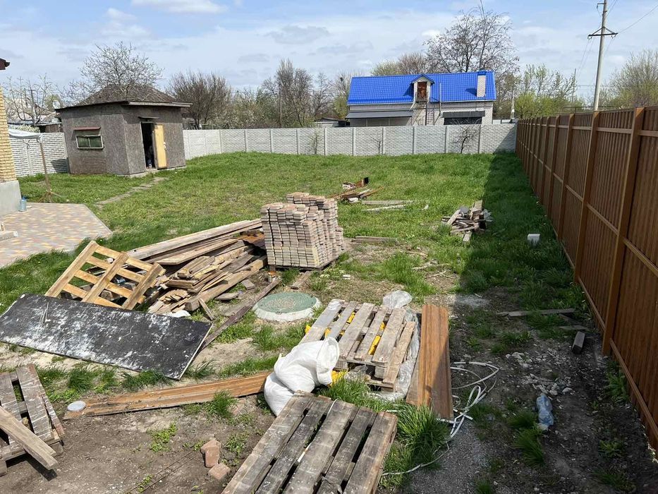 Земельные работы, копка ям траншей, прокладка кабеля. Уборка територий