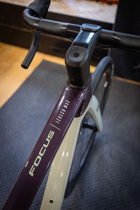 BIcicleta de estrada Focus Izalco Max 8.8