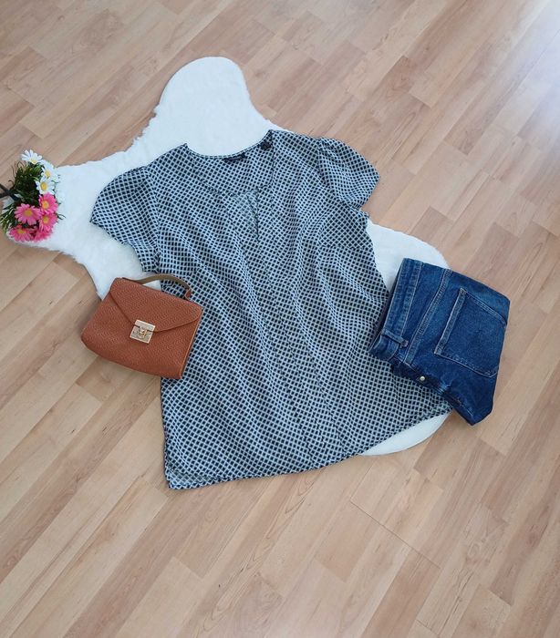 Czarna biała bluzka damska Tchibo XL ze wzorem na krótki rękawek