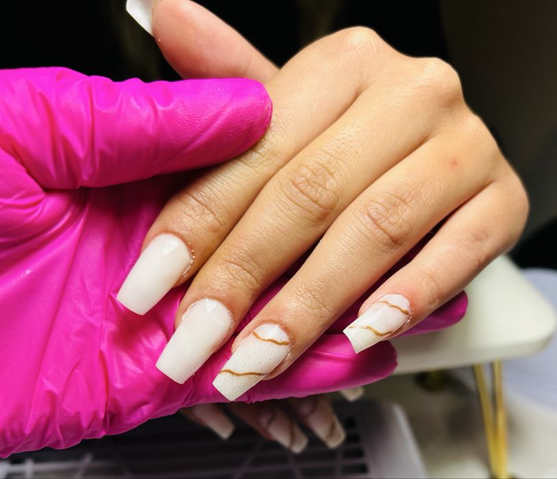 Manicure hybrydowy / żelowy / przedłużanie paznokci – Kraków