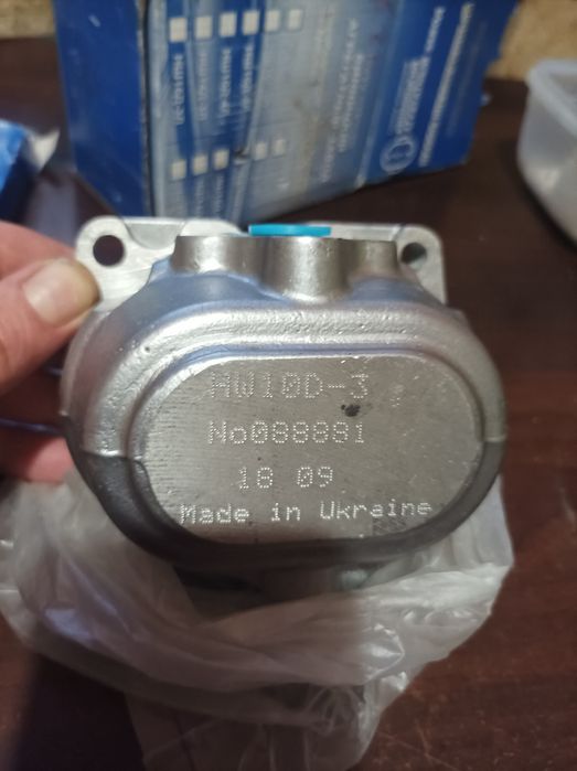 Продам насос шестеренный.