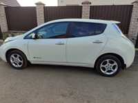 Продам Nissan leaf 2015 24kWh