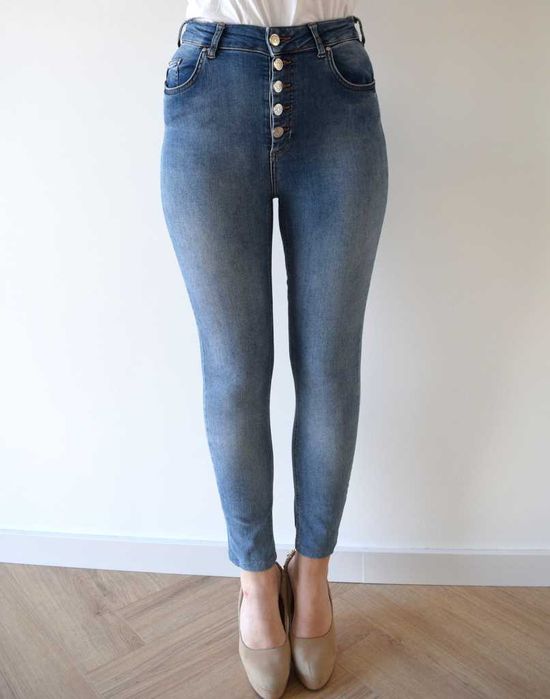 Only 40 l spodnie rurki na guziki high waist jeansy wysoki stan