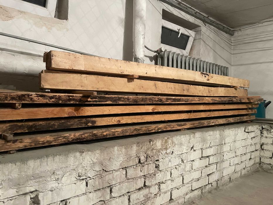 Deski sosnowe sezonowane 5×20×300 cm – 8 sztuk + gratis 4 kantowki 9,5