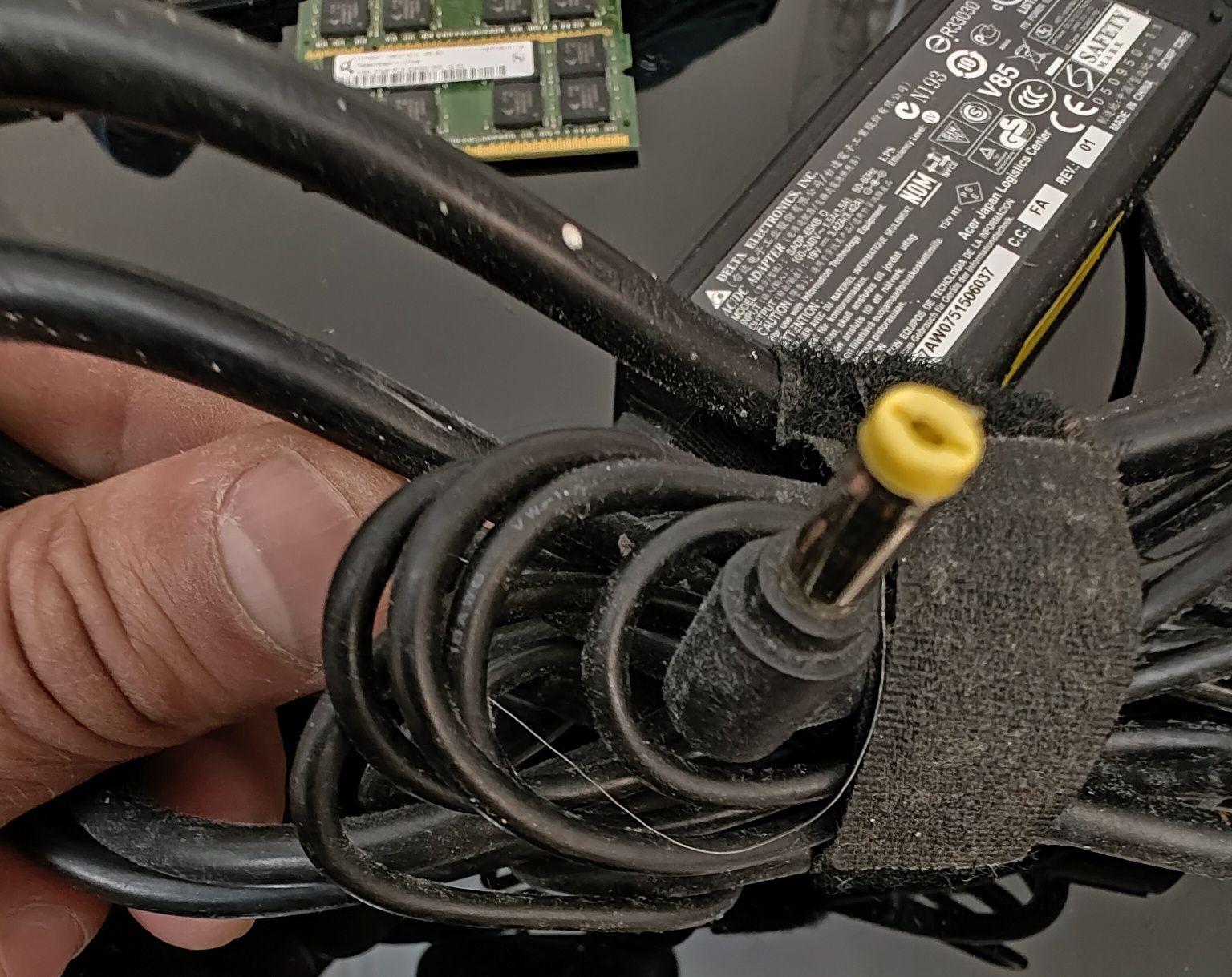 Acer Transformador portátil 19V 3.42a