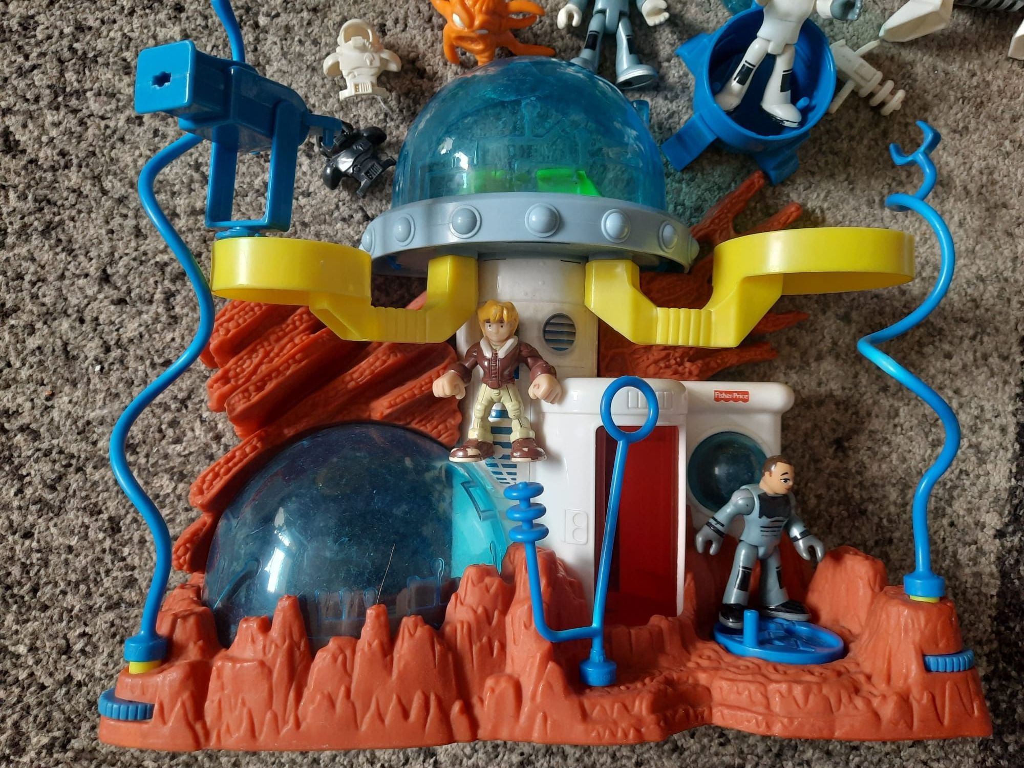Imaginext Fisher Price stacja kosmiczna plus statek kosmiczny, kapsuła